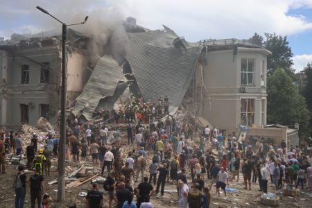 Mísseis da Rússia atingem hospital infantil em Kiev, na Ucrânia