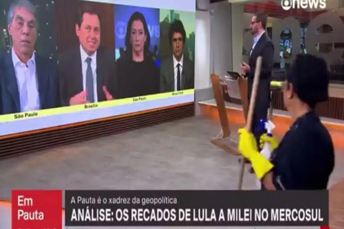 Funcionária da limpeza “invade” transmissão da GloboNews - Metrópoles