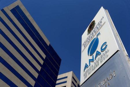Imagem colorida do prédio da Anac - Metrópoles