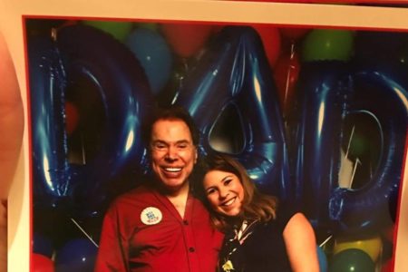 Foto colorida Daniela Beyruti e Silvio Santos - Metrópoles