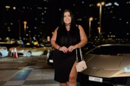 Imagem colorida mostra a influenciadora Nara Rancharia - Metrópoles