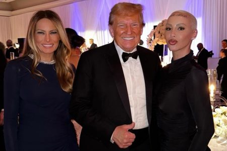 A ex-primeira-dama Melania, o ex-presidente Trump e a cantora Amber ex-OnlyFans- Metrópoles