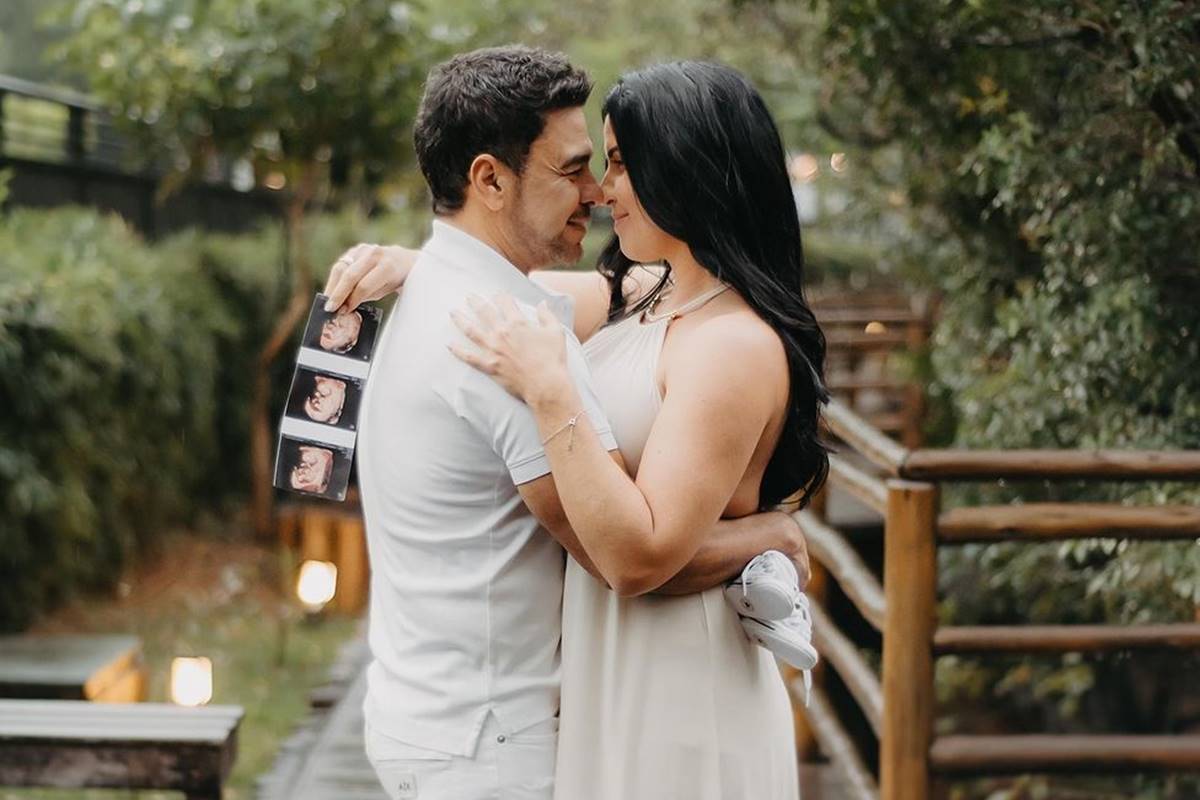 foto colorida de Graciele Lacerda e Zezé Di Camargo em clima de romance - metrópoles