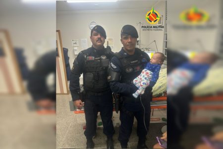 PMs salvam vida de bebê recém-nascido