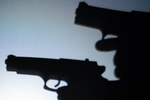 Imagem colorida de armas - Metrópoles