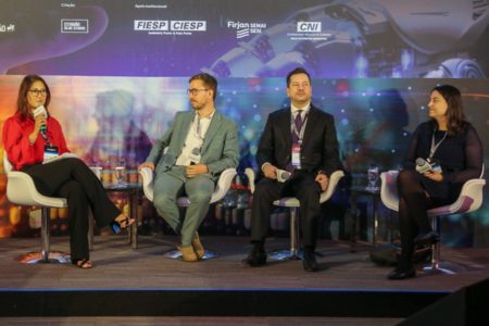 Evento discute futuro da indústria