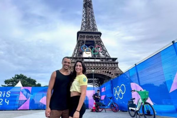 Foto colorida de Ana Carolina Vieira e Gabriel Santos - Metrópoles