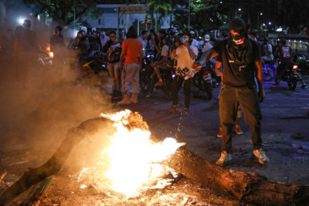 imagem colorida. Protestos na Venezuela contra Maduro