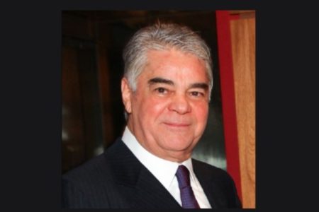 imagem colorida do megainvestidor Silvio Tino, da Bonsucex Holding - Metrópoles