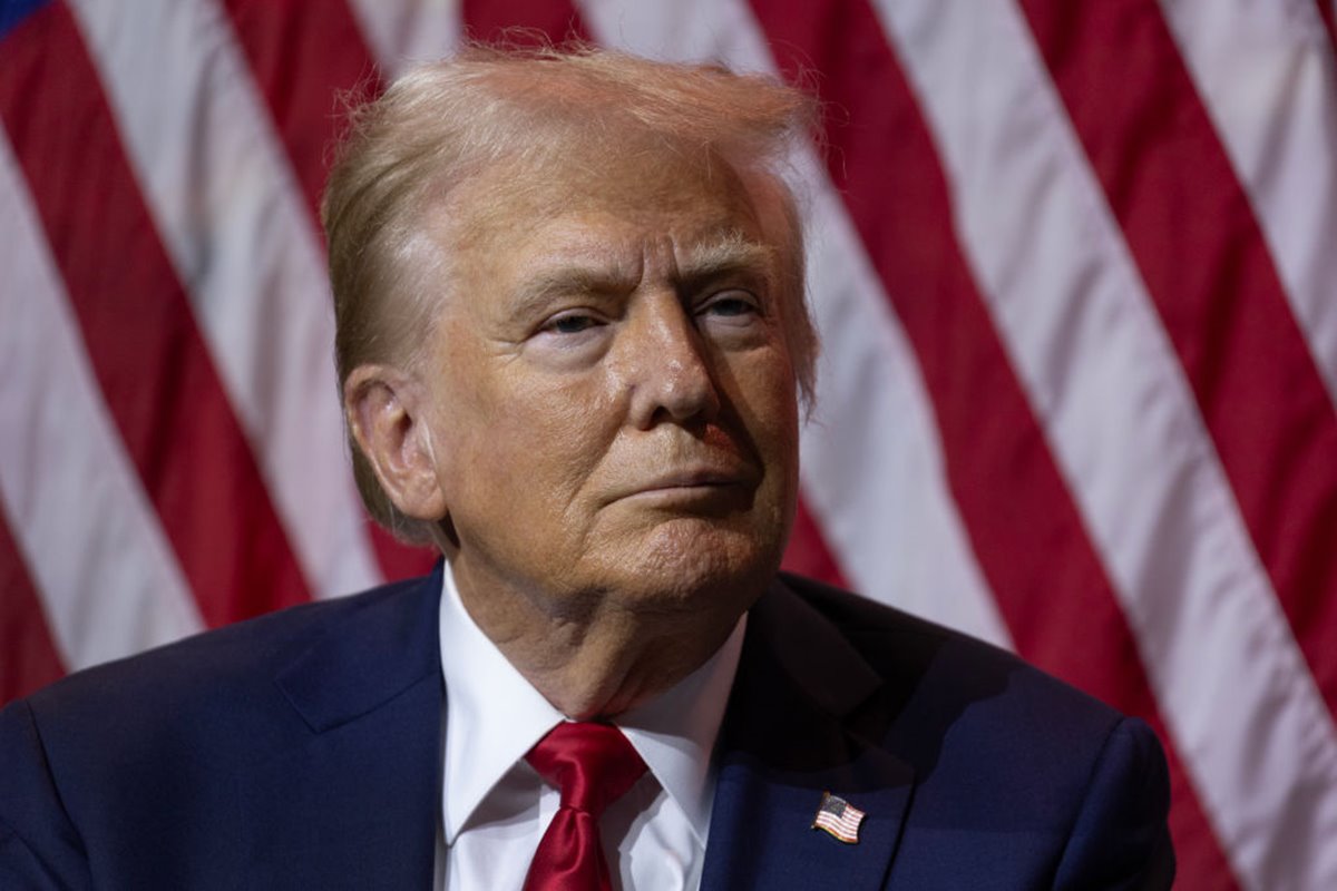 Imagem colorida de Donald Trump - Metrópoles