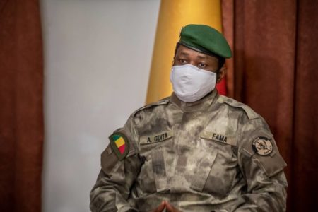 Imagem colorida mostra Assimi Goïta, chefe da junta militar que tomou o poder no Mali em 2021 - Metrópoles
