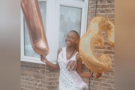 Foto mostra a menina Hannah Jacobs, de 13 anos alérgica a leite morre após tomar chocolate quente trocado