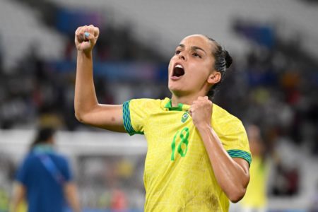 Foto colorida de Gabi Portilho, atacante da Seleção Brasileira, durante a semifinal dos Jogos Olímpicos de Paris - Metrópoles