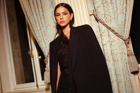 Na imagem com cor, foto da atriz Bruna Marquezine - metrópoles