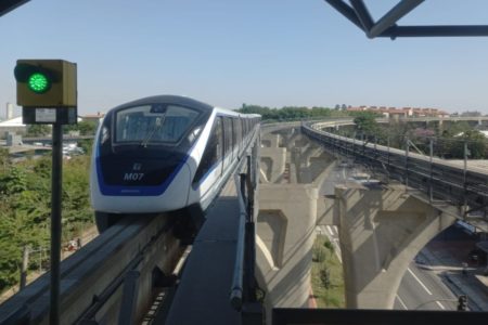 Imagem mostra monotrilho em São Paulo - Metrópoles