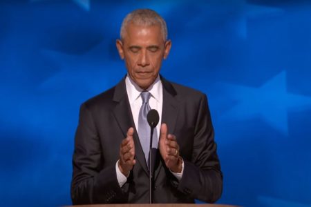Imagem colorida de Baracl Obama - Metrópoles