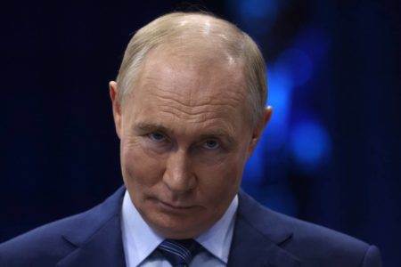 Imagem colorida mostra o presidente da Rússia, Vladimir Putin - Metrópoles