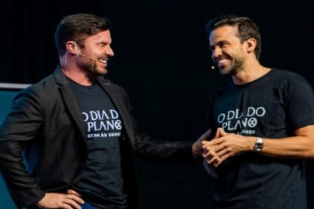 Renato Cariani, réu por tráfico (à esq.), ao lado do influencer Pablo Marçal - Metrópoles