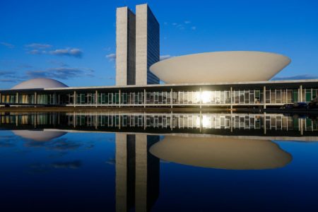 Foto colorida do Congresso Nacional - Metrópoles