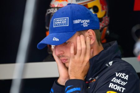 imagem colorida de piloto Max Verstappen - Metrópoles