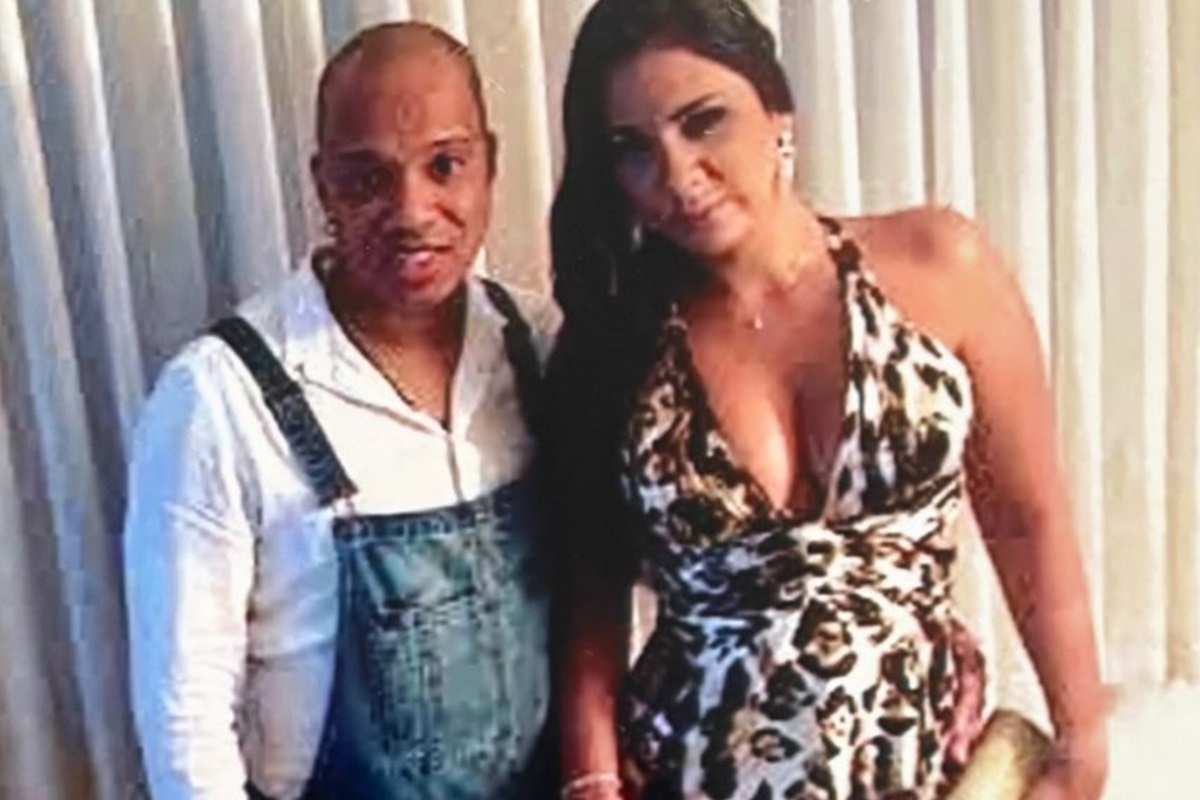 Anderson Leonardo e a ex-mulher, Paula Cardoso posam juntos quando ainda eram casados - Metrópoles