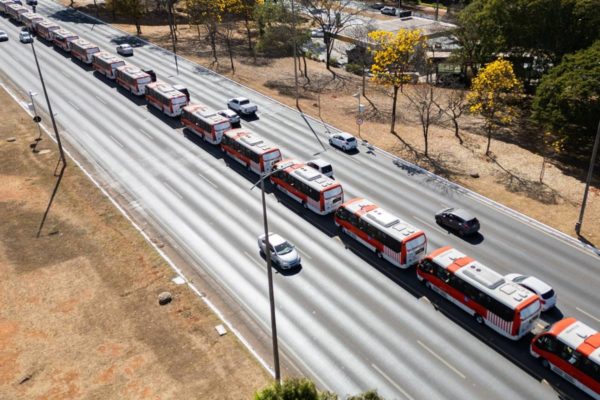 Entrega de 78 novos ônibus no DF