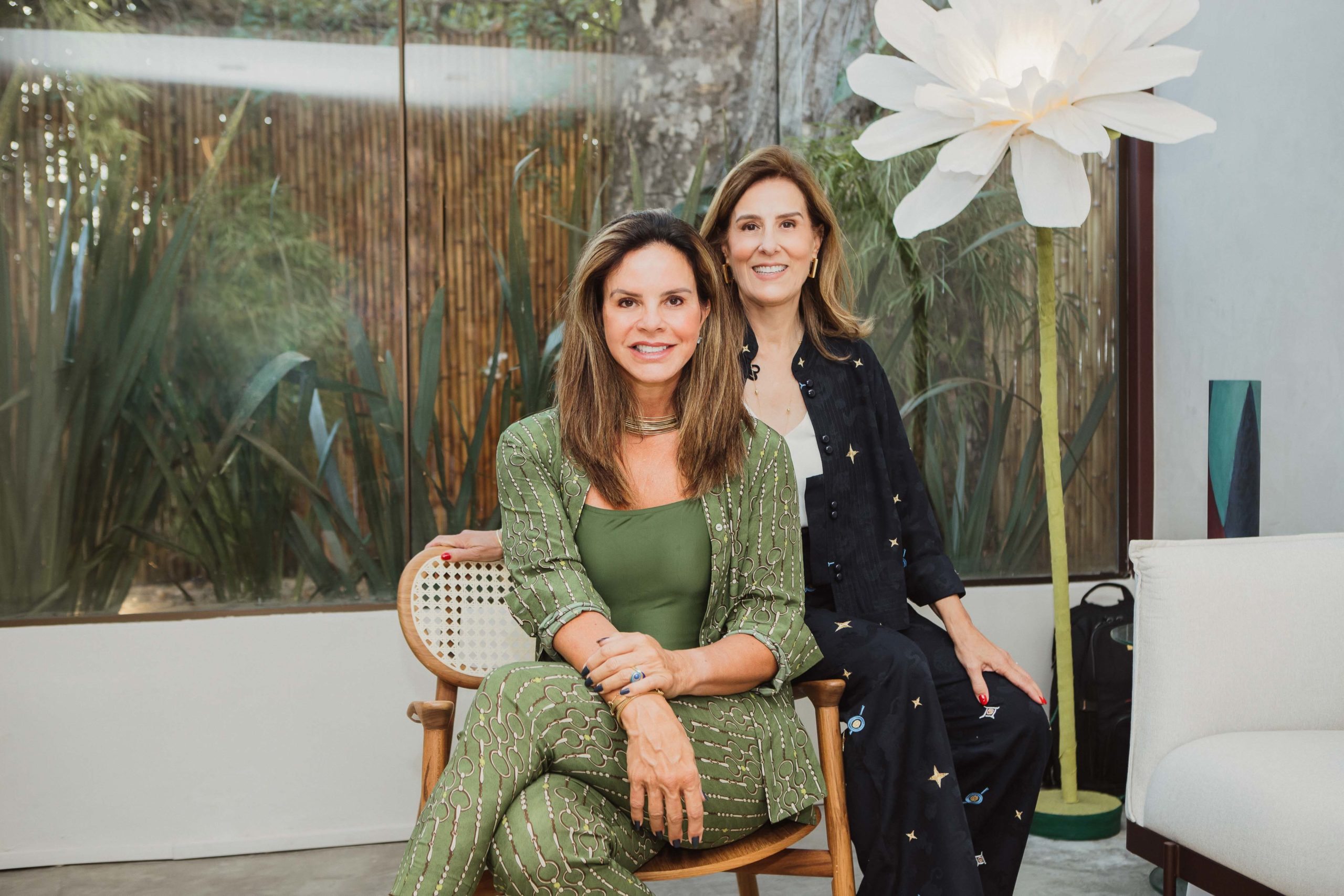 Claudia Salomão e Lu Mares Guia
