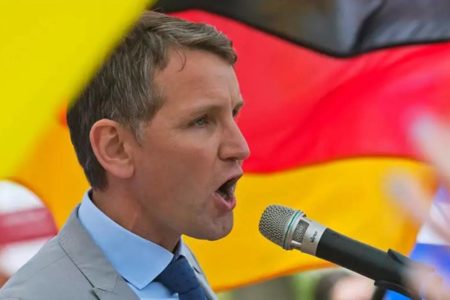 Imagem colorida do líder da AfD na Turíngia, Björn Höcke