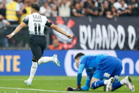 Imagem colorida de Corinthians e Flamengo - Metrópoles