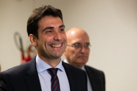 imagem colorida mostra gabriel galípolo no senado federal - Metrópoles