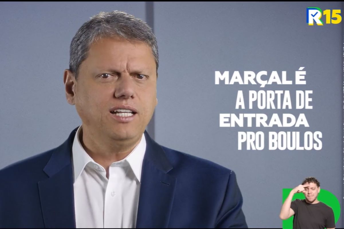 Tarcísio de Freitas (Republicanos) durante campanha eleitoral para Ricardo Nunes (MDB)