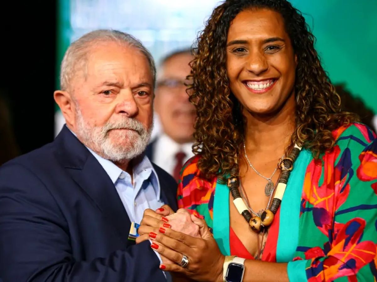 Foto colorida de Lula e Anielle Franco - Metrópoles
