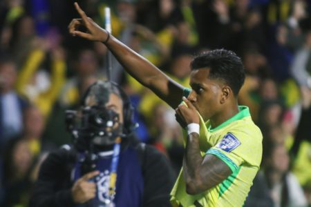 Foto colorida de Rodrygo - Metrópoles