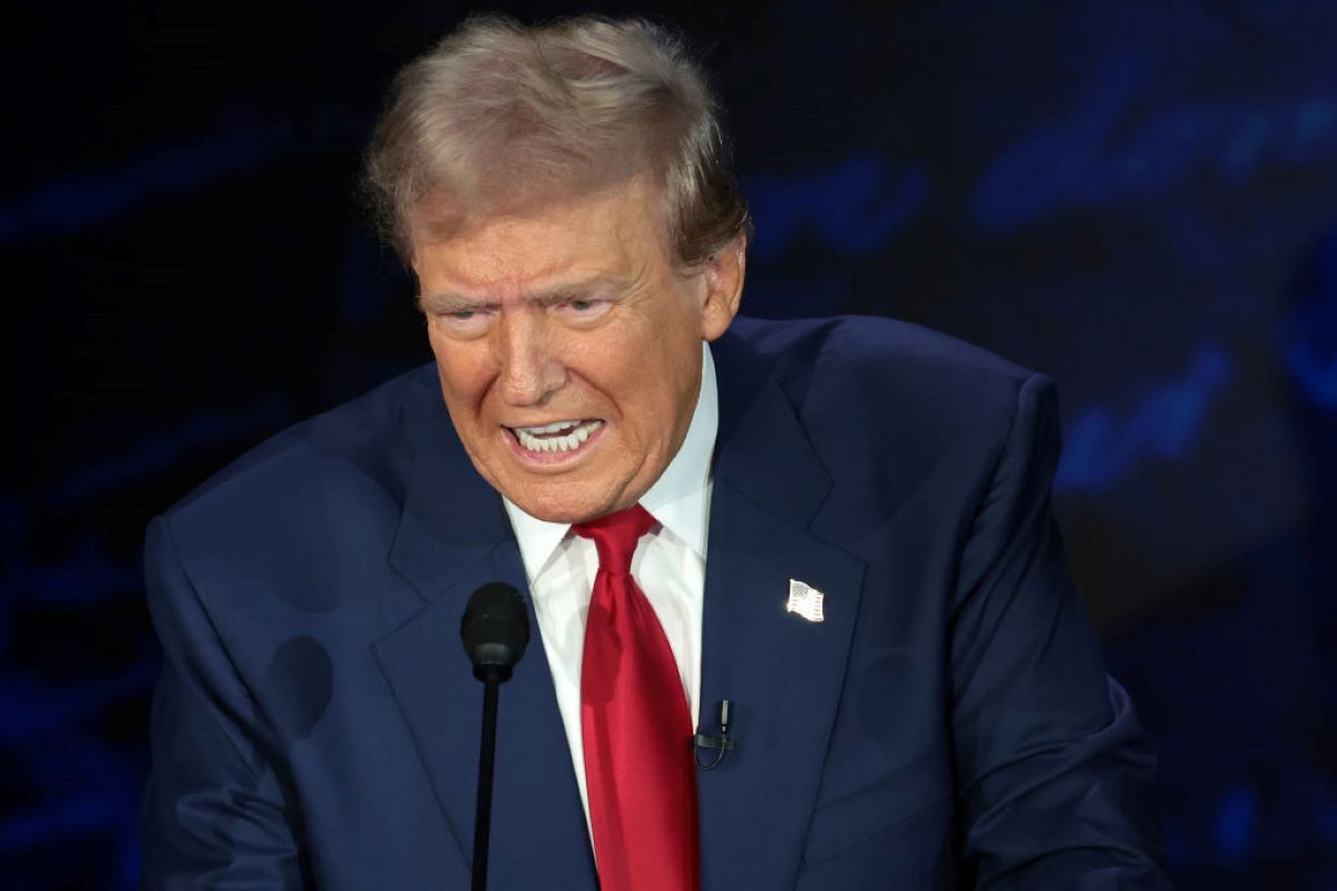 Imagem colorida de Donald Trump no debate - Metrópoles
