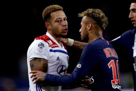 Foto colorida de Depay e Neymar - Metrópoles