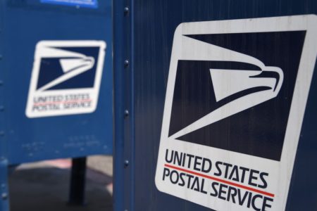 Imagem colorida de serviço postal dos EUA - Metrópoles