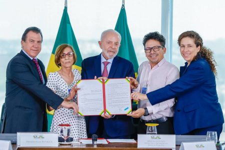 Lula assina decreto sobre regras trabalhistas para terceirizados