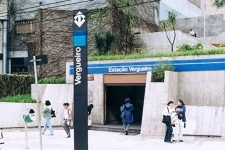 Propostas para conceder naming rights da Estação Vergueiro, na Linha 1-Azul, serão recebidas pelo metrô. Companhia barrou sites de apostas - Metrópoles