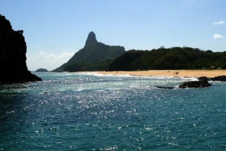 Foto colorida de Fernando de Noronha - Metrópoles