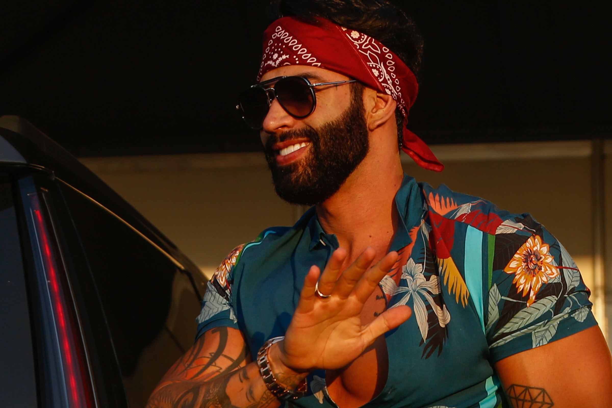 Cantor Gusttavo lima durante show de música sertaneja - Metrópoles