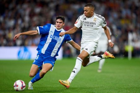 Imagem colorida de Mbappe