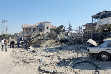 Imagem colorida de imóveis destruídos no Líbano - Metrópoles