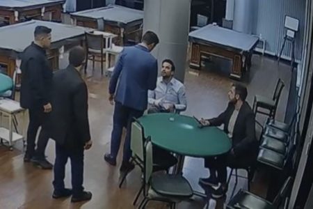 Vídeo sugere que advogado de Marçal pode ter rasgado camisa de Nahuel Medina - Metrópoles