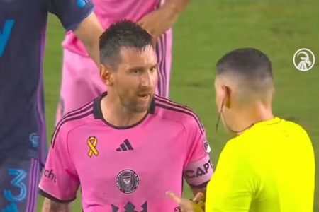 Imagem colorida de Messi - Metrópoles