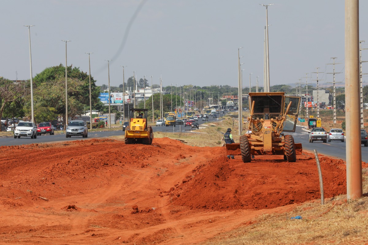 Imagem colorida mostra obras no Itapoã - Metrópoles
