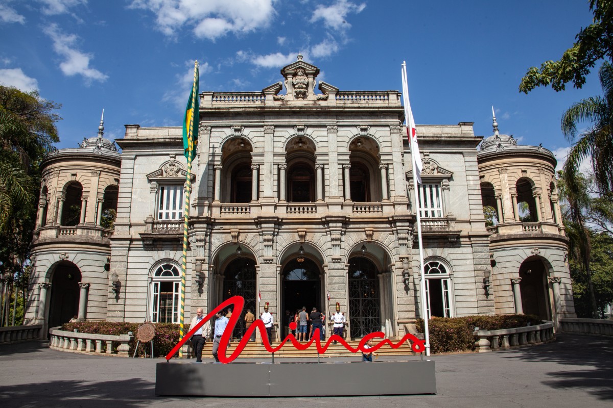 Fotografia colorida mostrando o Palácio da Liberdade em BH-Metrópoles