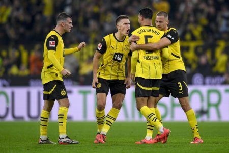 Imagem colorida dos jogadores do Borussia Dortmund - Metrópoles