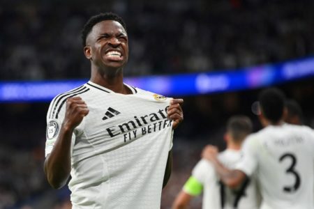 Imagem colorida de Vinícius Jr. em jogo pelo Real Madrid- Metrópoles