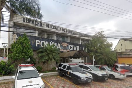 Imagem colorida de delegacia de Ferraz de Vasconcelos. Metrópoles