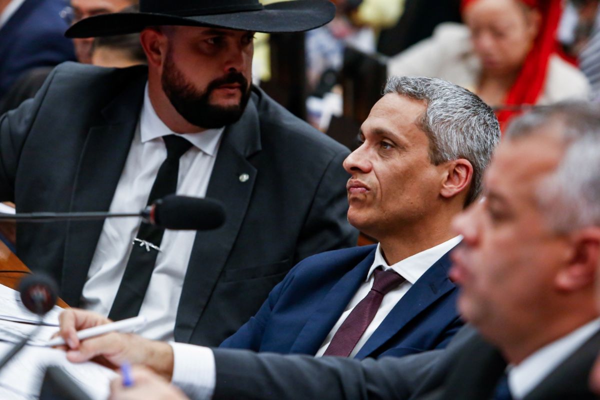 Foto colorida de Gustavo Gayer na Câmara do Deputados - Metrópoles
